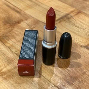 MAC Amplified Crème Lipstick 108 Dubonnet
